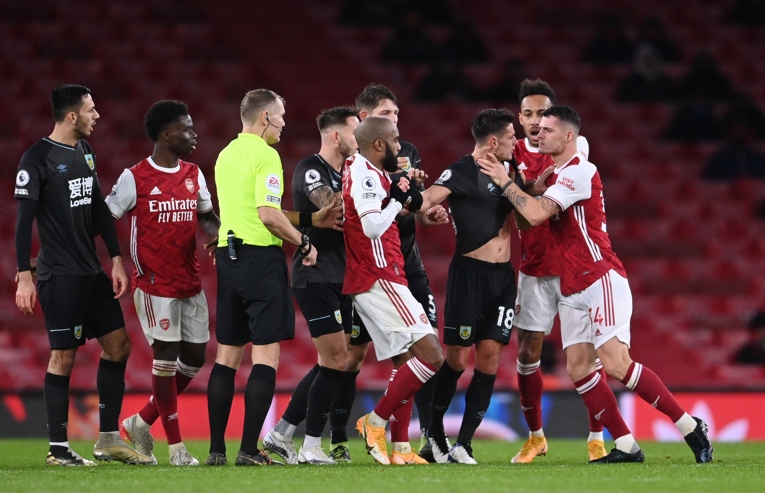 毛球选手在 毛球选手在